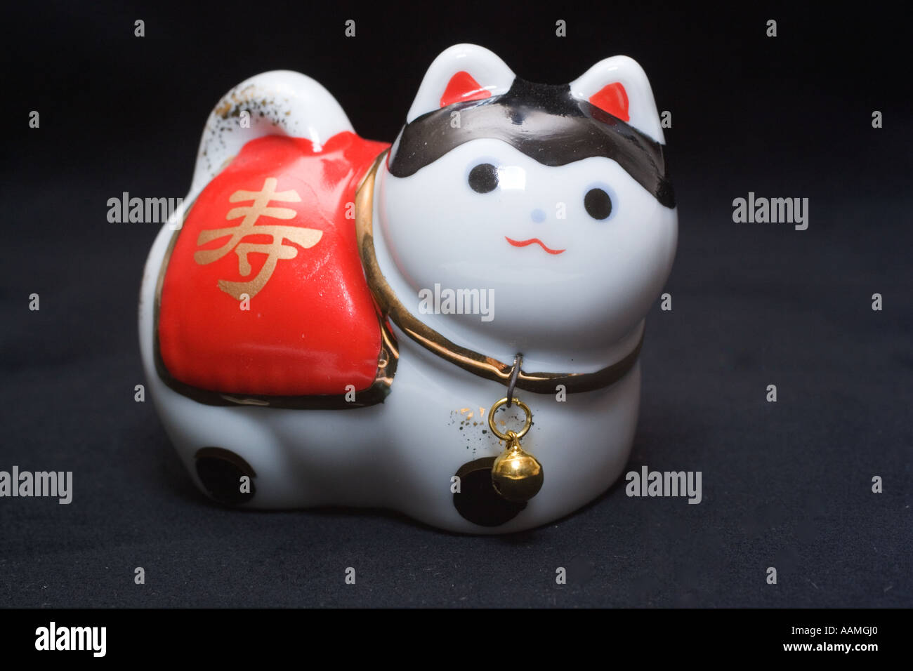 Le ceramiche giapponesi raffiguranti il capodanno cinese del cane Foto Stock