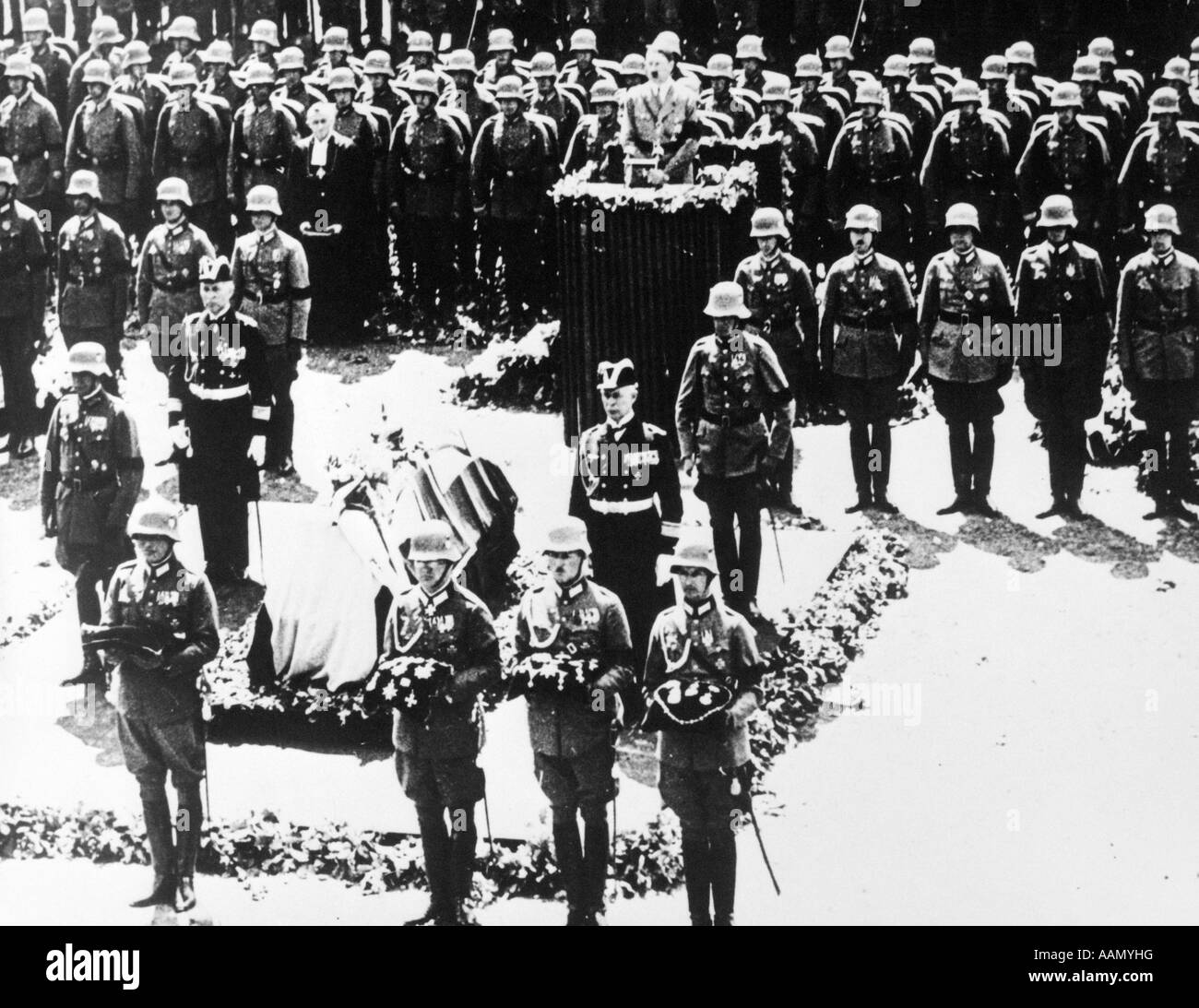 Negli anni trenta le truppe tedesche in formazione funerali di Stato del generale Paul von Hindenburg Agosto 1934 Foto Stock