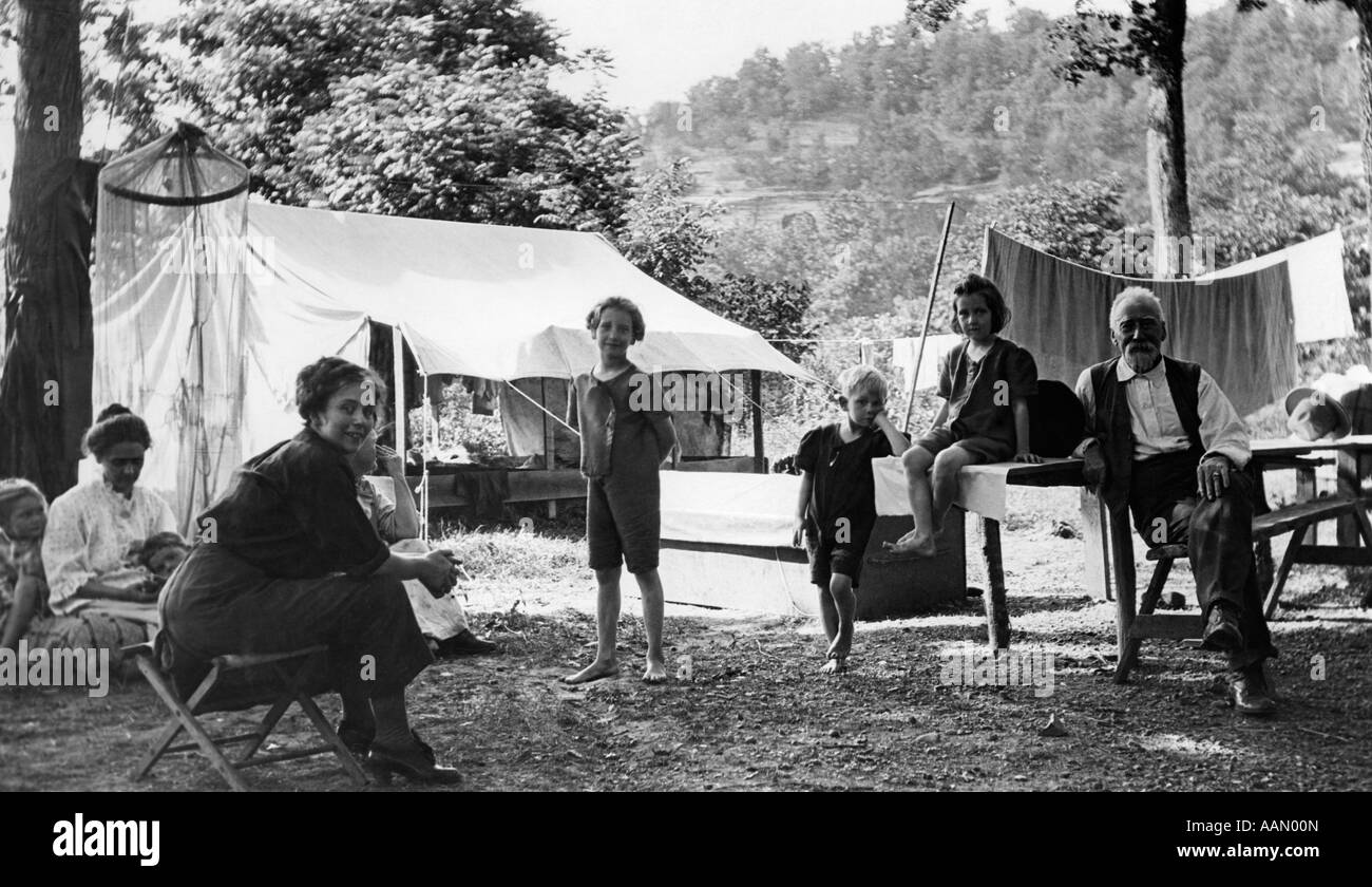 1900s 1910s tenda familiare campeggio JAMES RIVER MISSOURI OZARKS USA Foto Stock