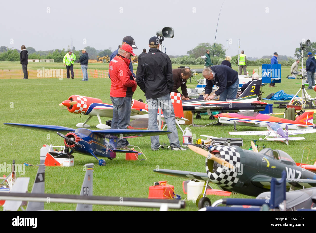 Molto grandi aeromodelli telecomandati a Rougham Airfield, Suffolk, Regno Unito Foto Stock