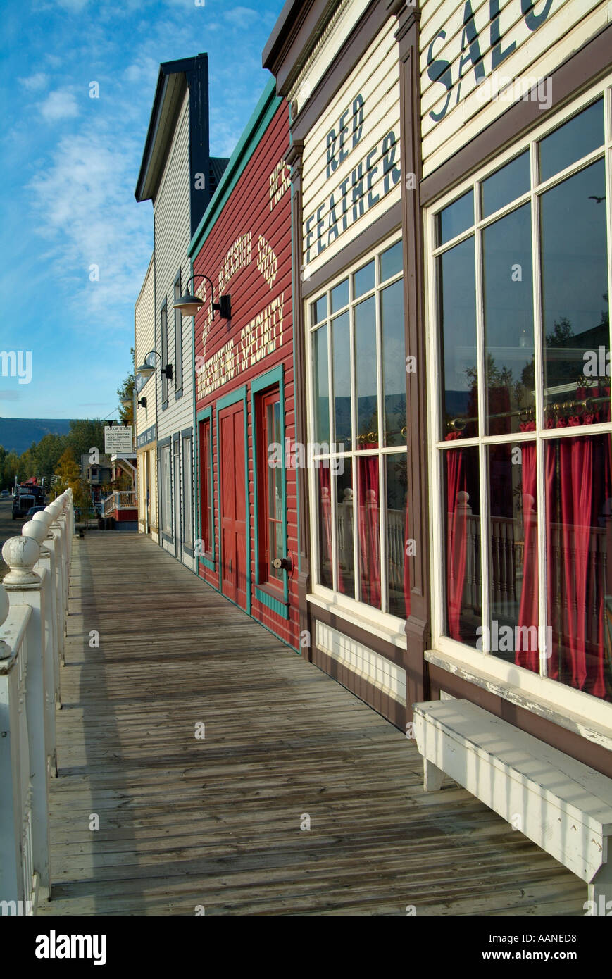 Passerella in legno, 3rd Ave., Dawson City, Yukon, Canada Foto Stock