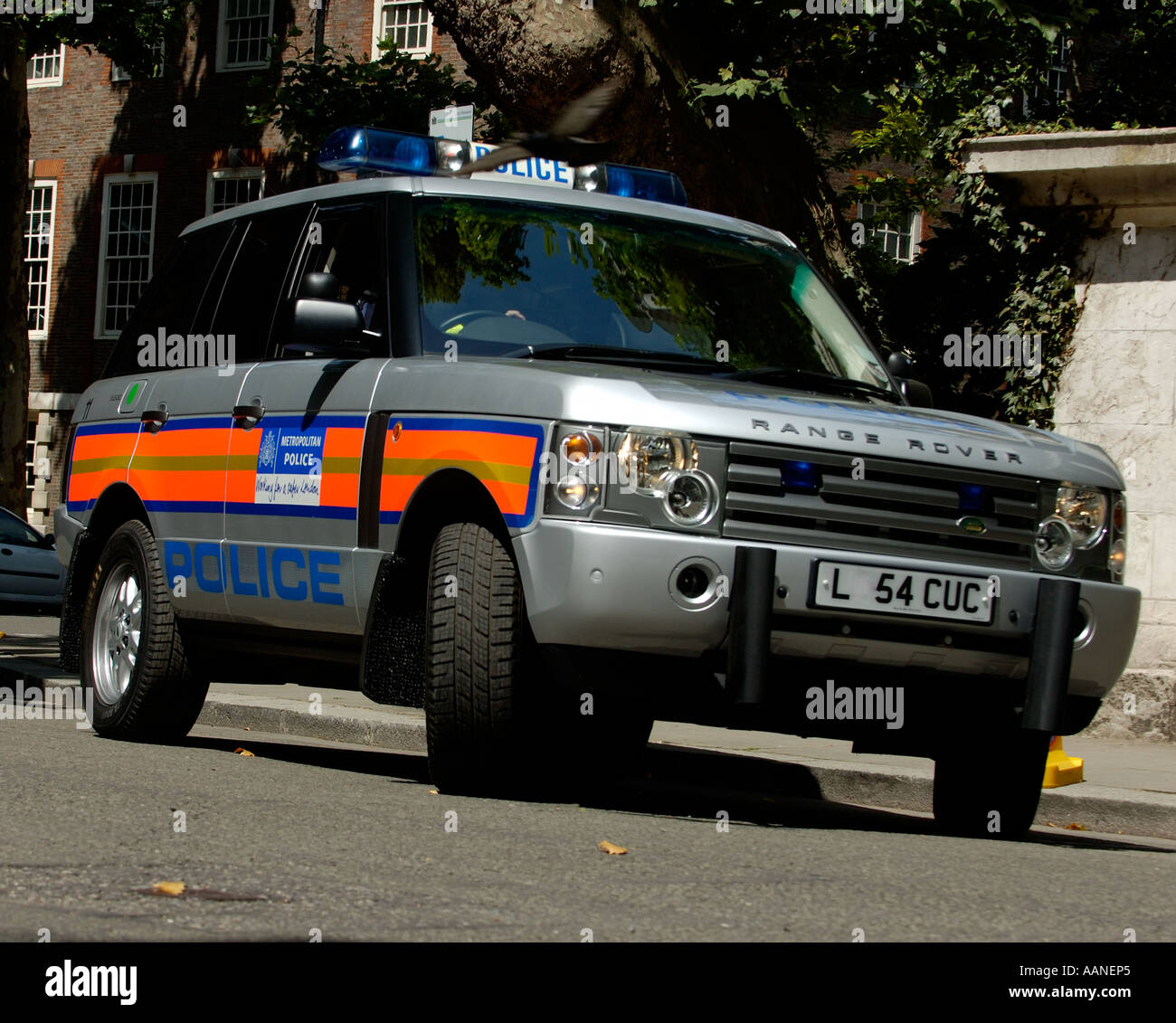 La Metropolitan Police Range Rover in Smith Square di Londra, il Presidente del Consiglio dei ministri dovere di protezione Foto Stock