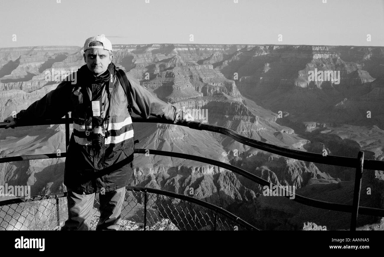 Bianco e Nero turistico a eremiti resto Grand Canyon presso Sunrise Arizona USA Foto Stock