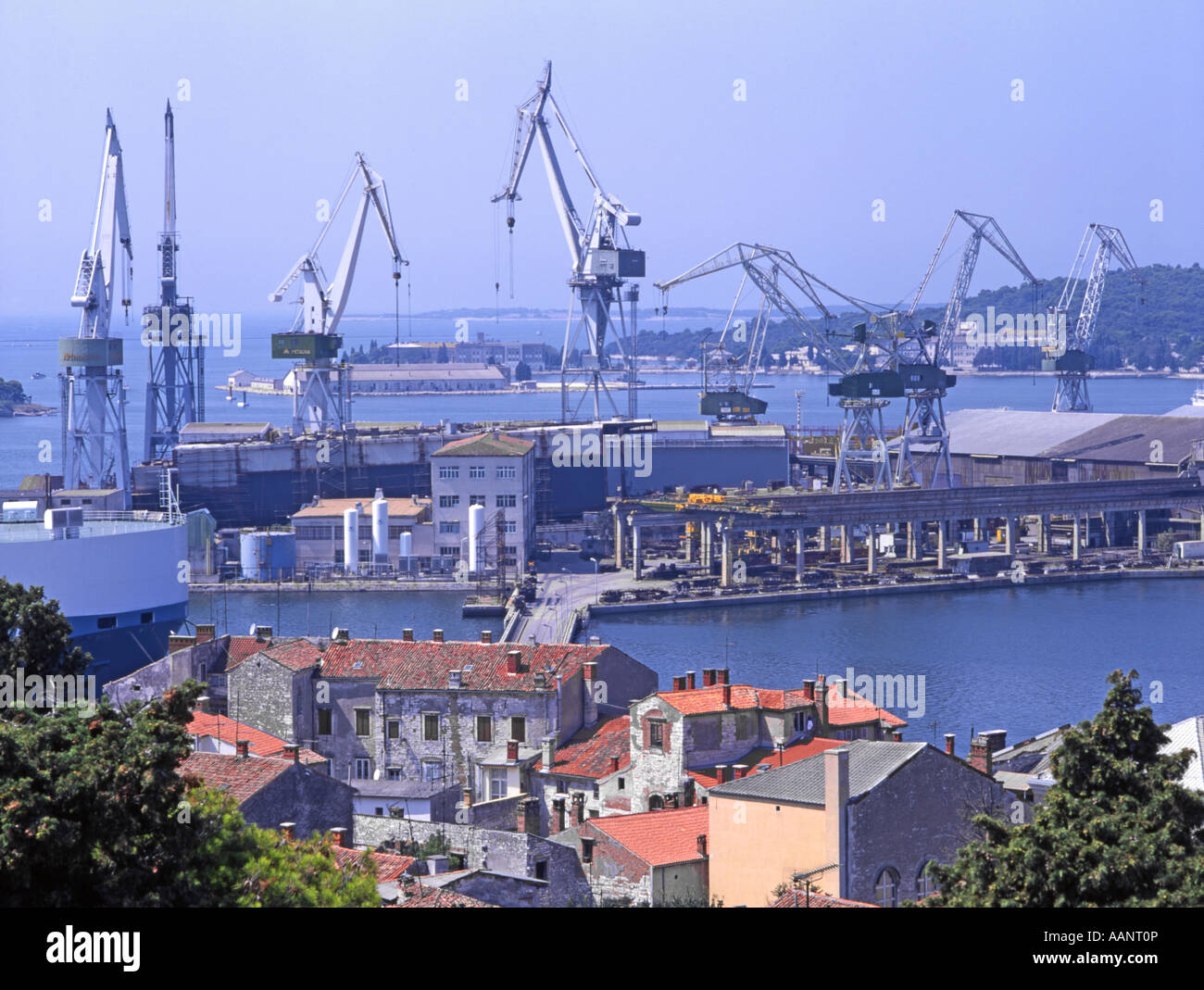 Pula, Istria, Croazia. Porto di Pula Foto stock - Alamy