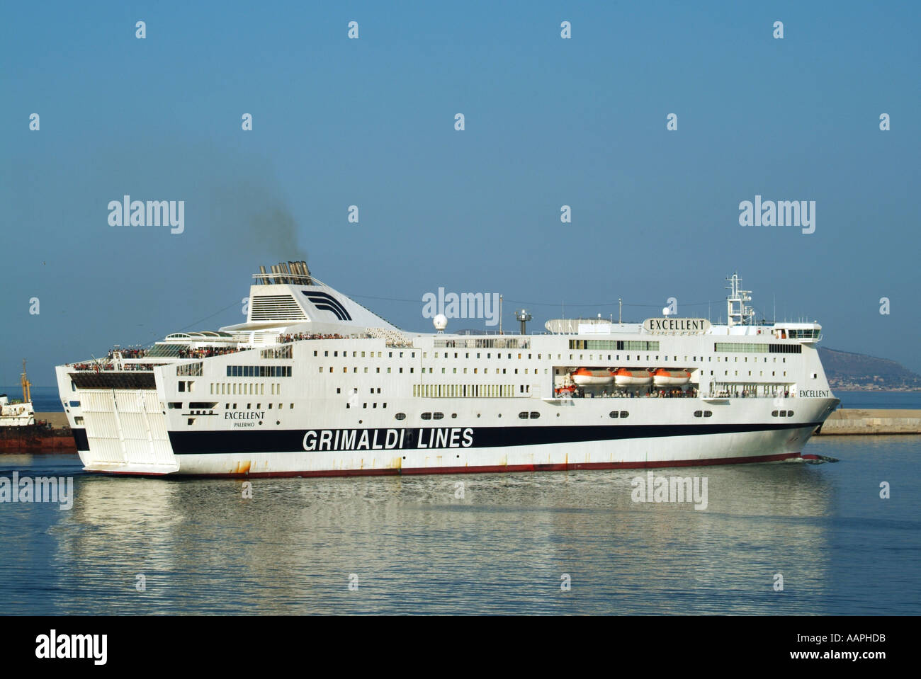Palermo Sicilia traghetto in partenza eccellente porto Foto Stock