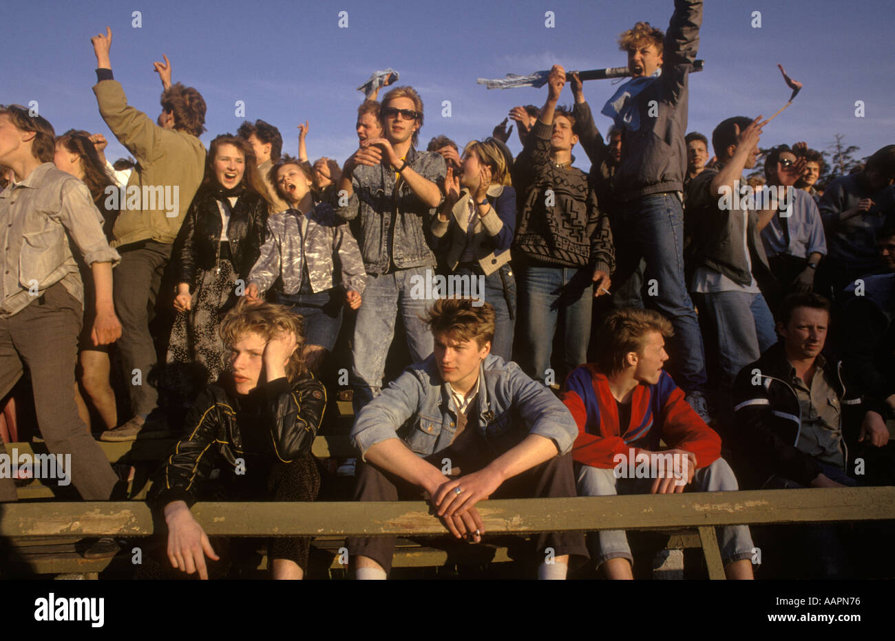 Riga Lettonia l'ex Unione Sovietica. I giovani dimostrano in un Rally anti burocratico il Forest Park 1989 anni 80 HOMER SYKES Foto Stock