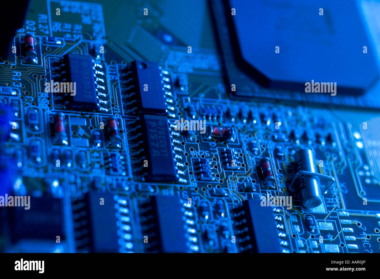 Computer micro chip su una scheda a circuito stampato Foto Stock
