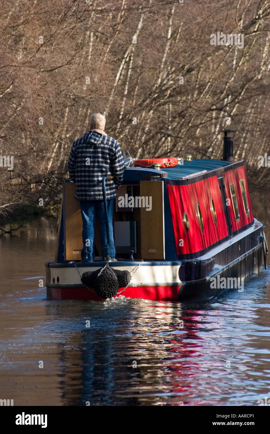 Barca stretta sul canal a Dewsbury Foto Stock