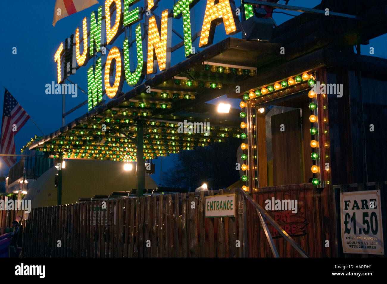 Il viaggio luna park nel Parco Springhead Rothwell Leeds Foto Stock