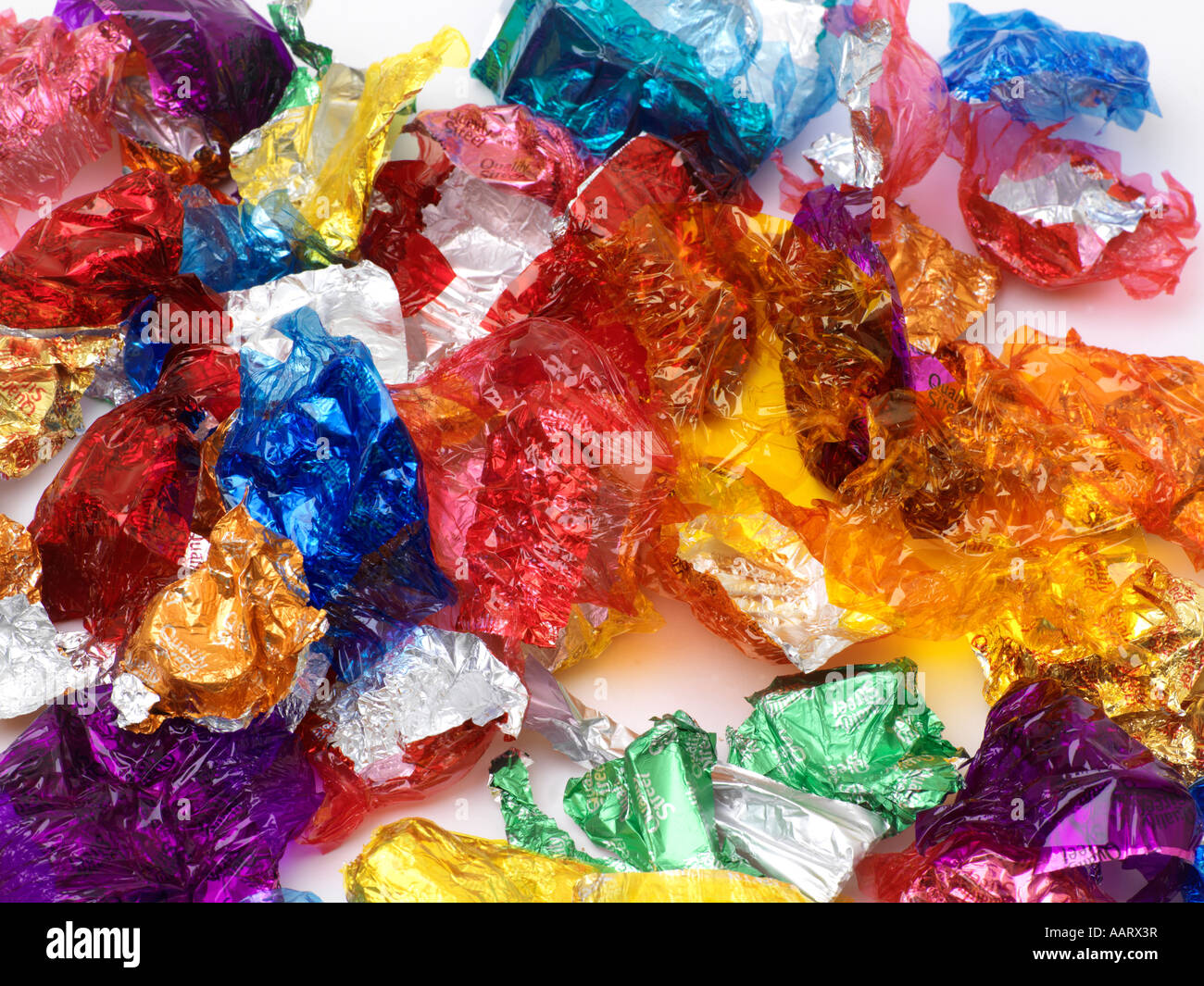 Pila di confezioni di caramelle Foto Stock