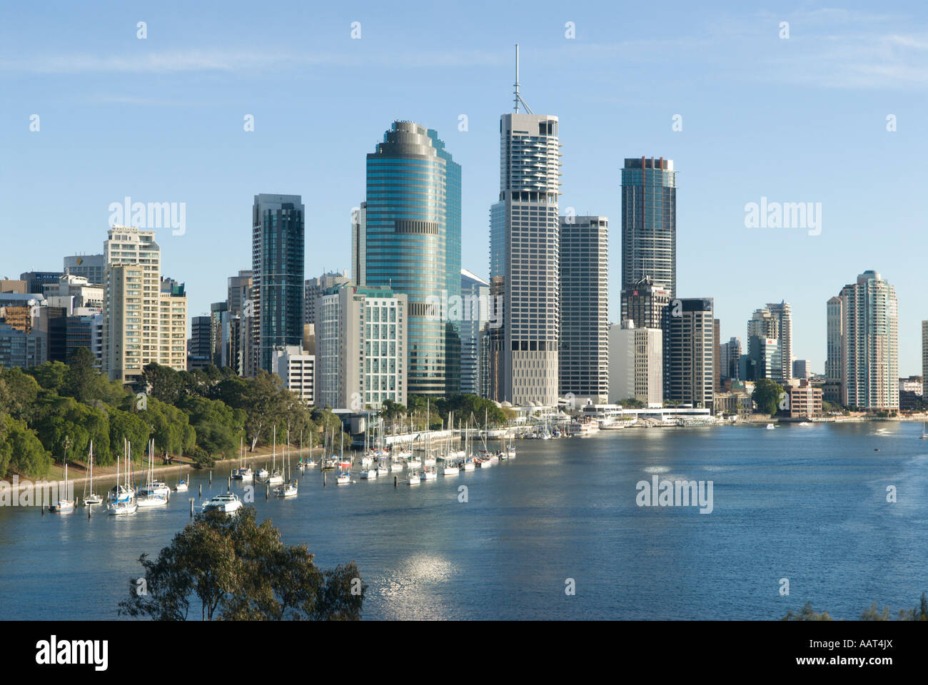 La città di Brisbane dal Kangaroo Pt. scogliere, Queensland, Australia. Foto Stock