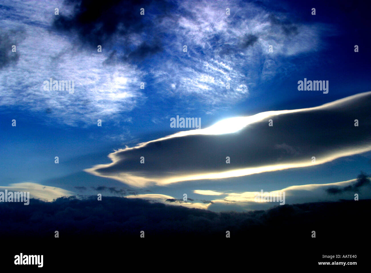 Vento ad alta cirrus cloud Foto Stock