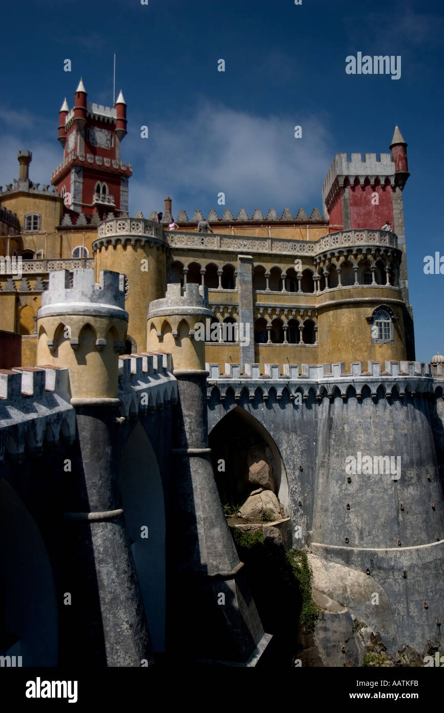 La pena nel Palazzo di Sintra Portogallo è una combinazione unica in stile moresco e architettura gotica. Foto Stock