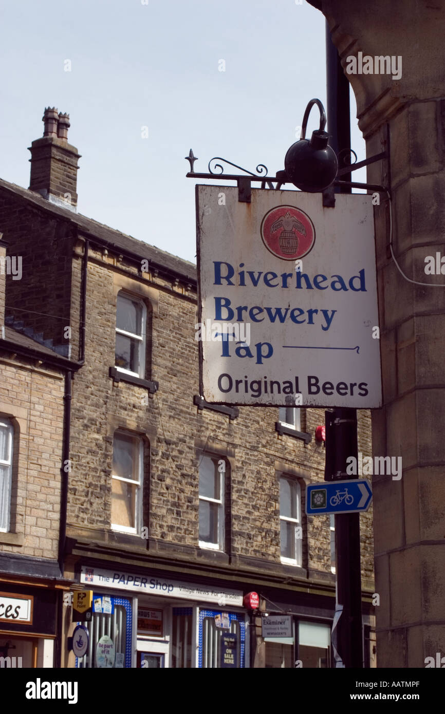 Segno esterno e pub birreria micro per Riverhead Brewery Marsden Foto Stock