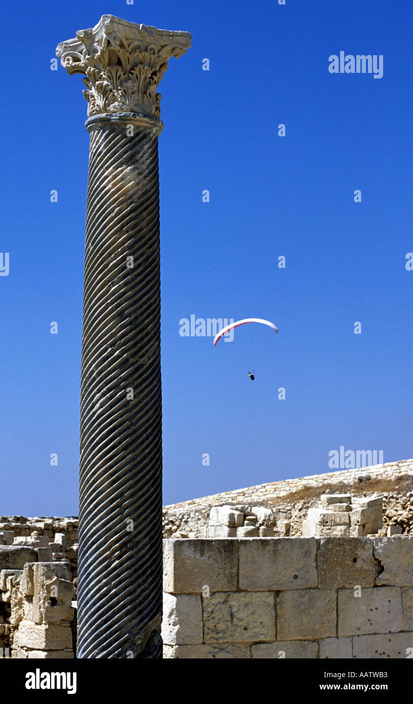 Parapendio dal Greco Romano pilastro Cipro Mare Mediterraneo Foto Stock