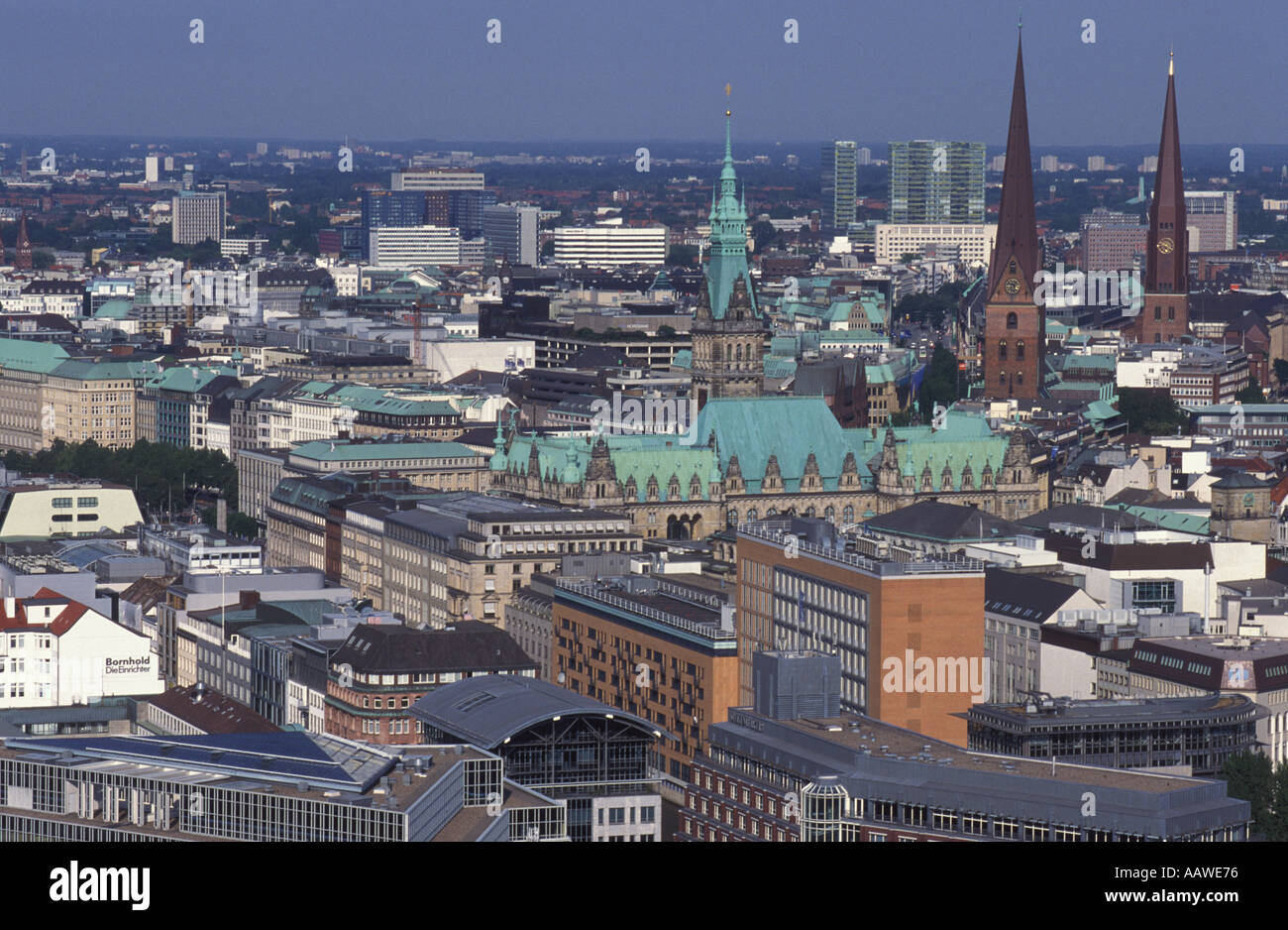 Vista da Michaeliskirche chiamato Michel Amburgo Germania Foto Stock