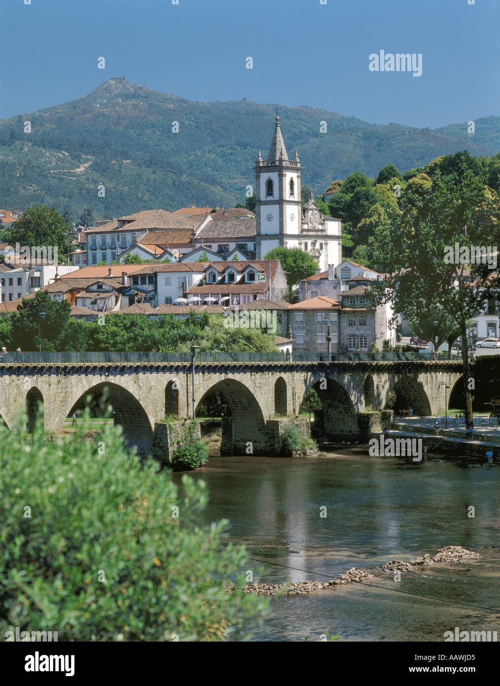 Il Portogallo, il Minho, Costa Verde, Ponte da Barca ponte e old town Foto Stock