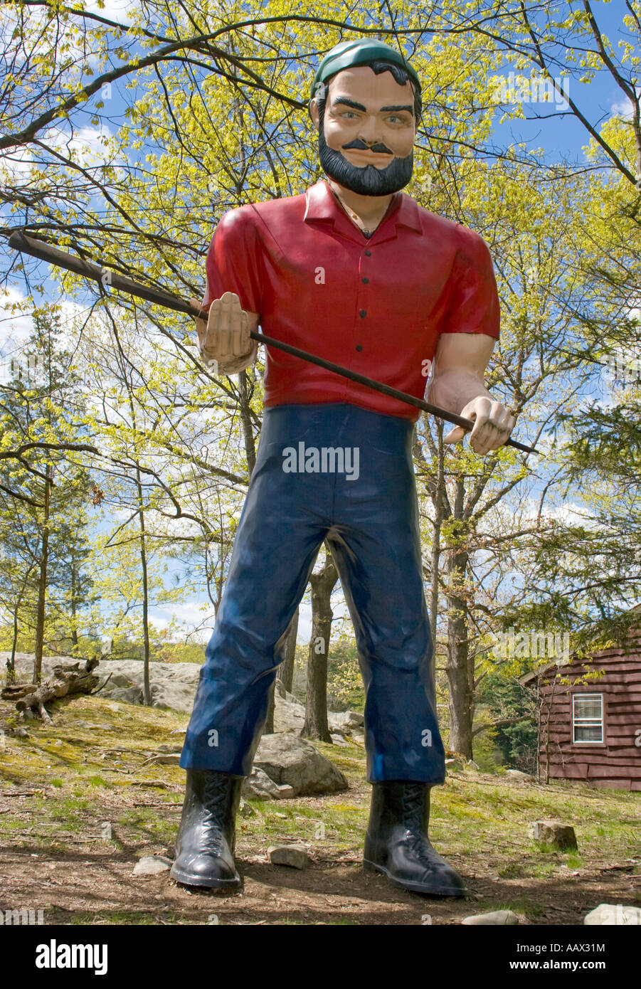 Paul Bunyan Muffler Man a ragazzi Scout Camp nel punto pietroso di New York Foto Stock