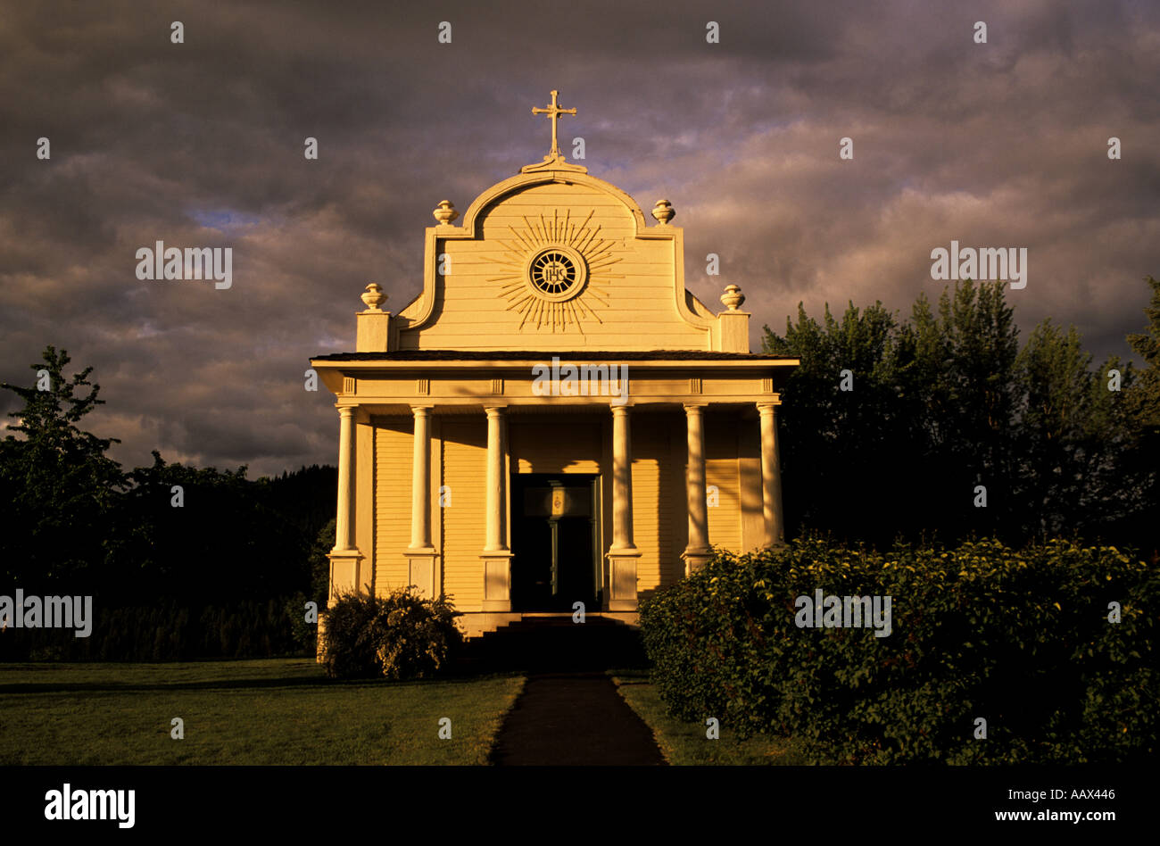La vecchia missione del Sacro Cuore fondata 1842 aperto 1853 più antica costruzione in Idaho Highway 90 Foto Stock
