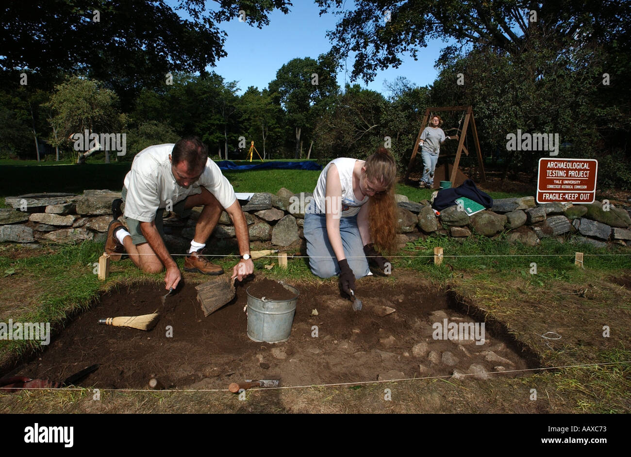 Scavo Archeologico di un insediamento olandese home in Connecticut dal 1600s Foto Stock