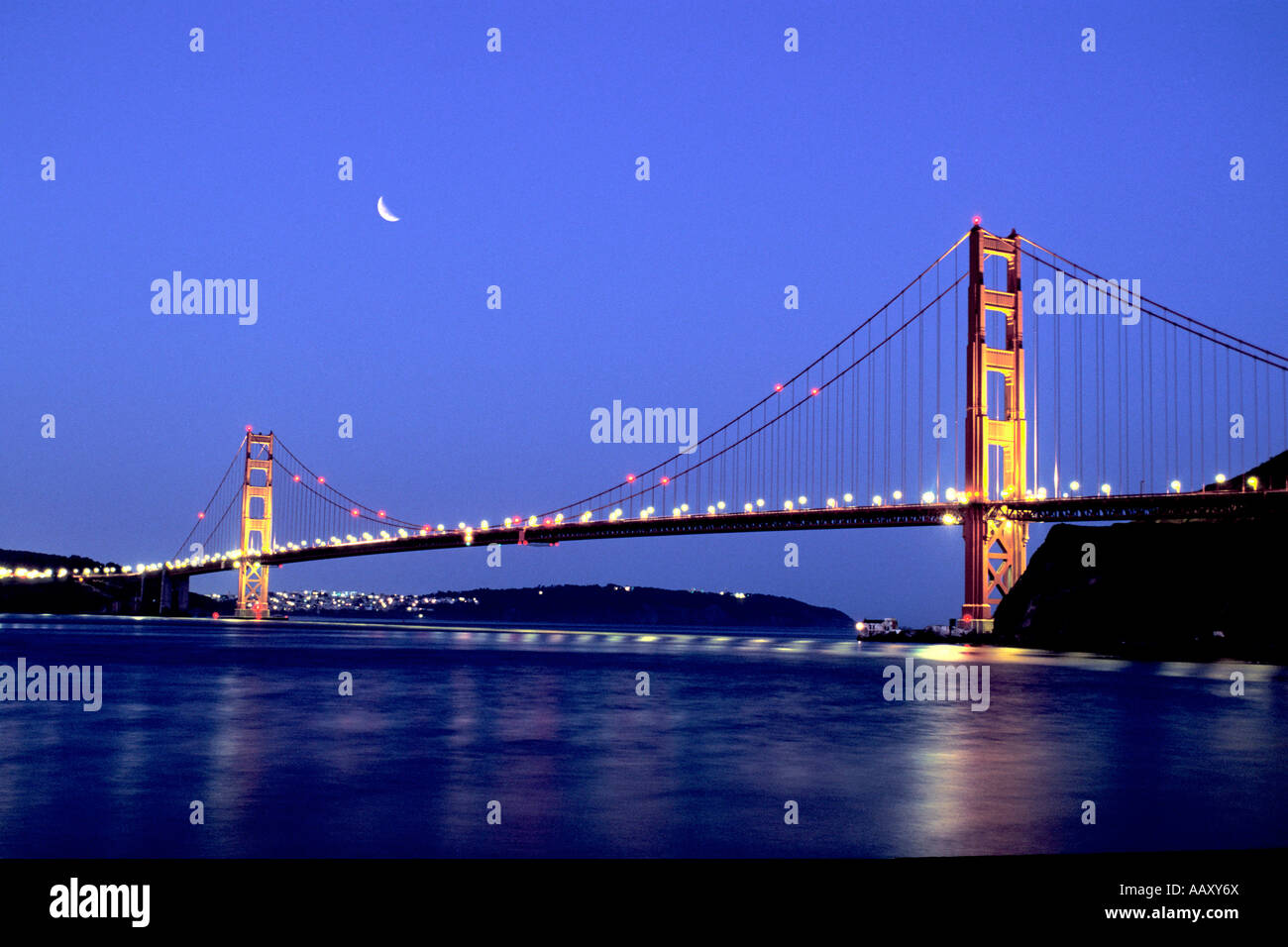 Tutto enitre span del Golden Gate Bridge visto da Sausalito orizzontale della California Foto Stock
