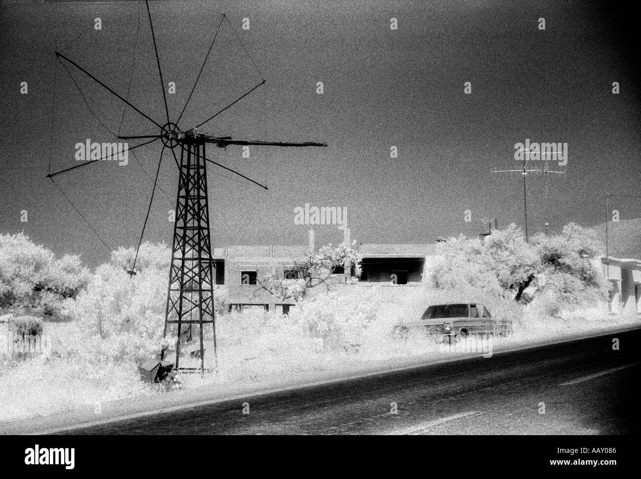 Abbandonato il mulino a vento e taxi a Creta Foto Stock