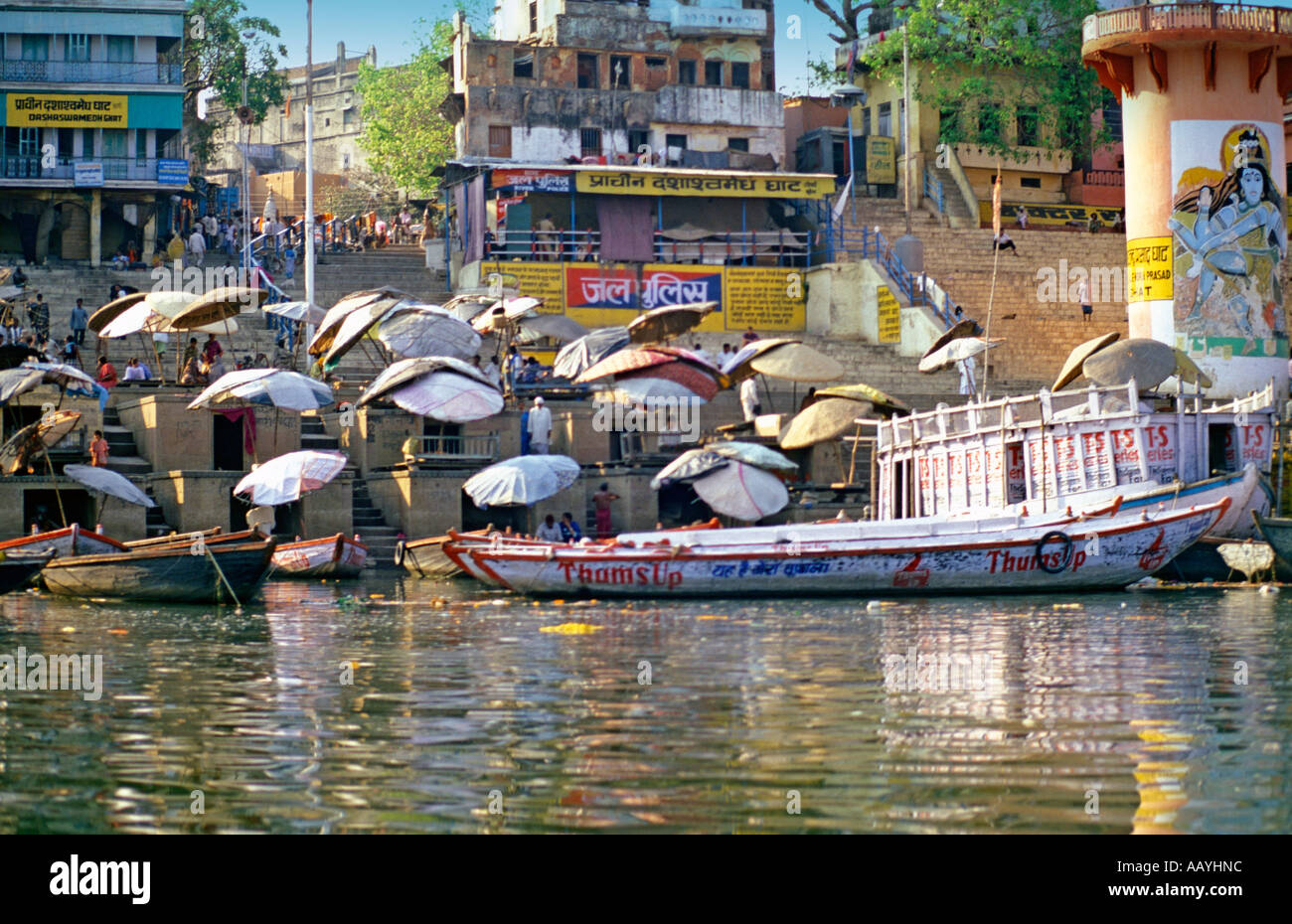 La vita sul fiume Ganga, India Foto Stock