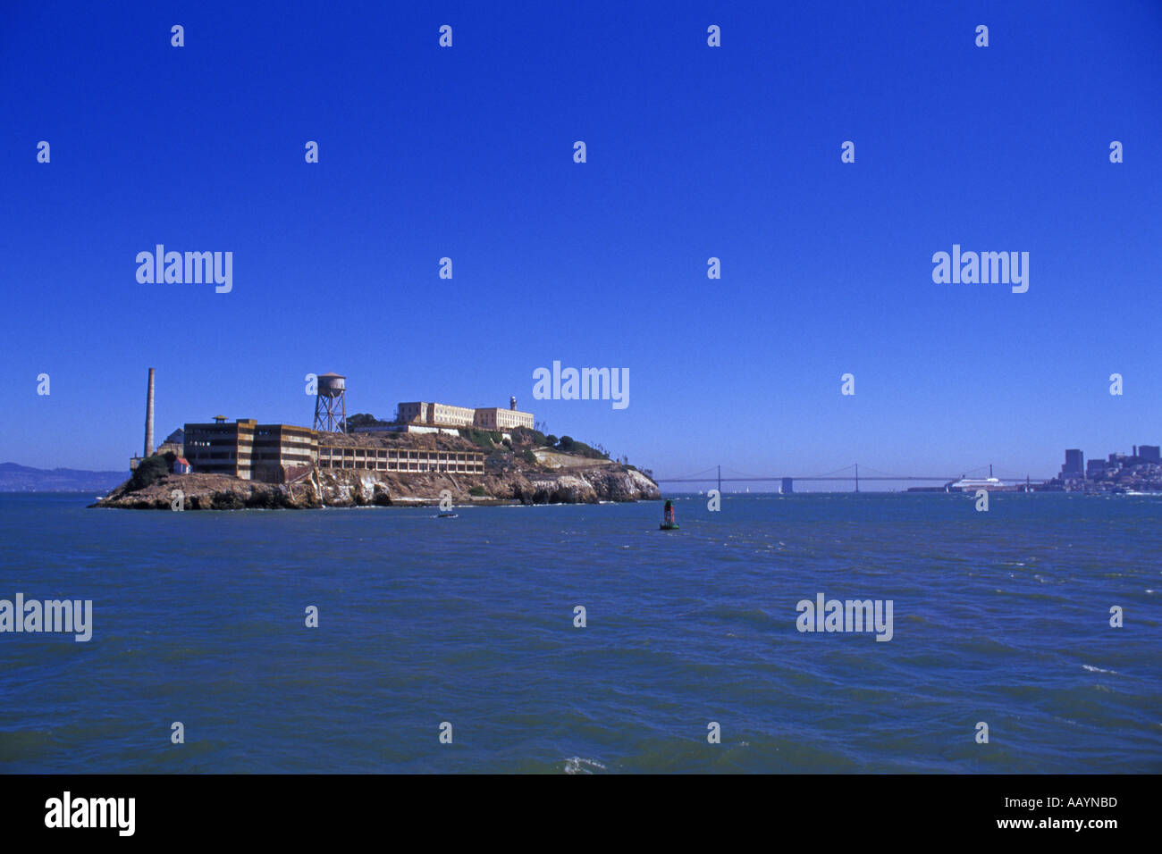 USA California San Francisco Isola di Alcatraz dalla baia JMH0781 Foto Stock