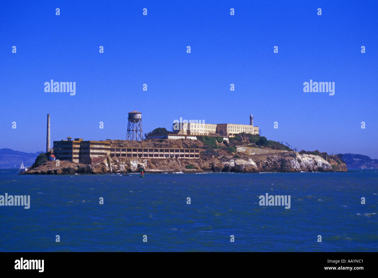 USA California San Francisco Isola di Alcatraz dalla baia JMH0782 Foto Stock