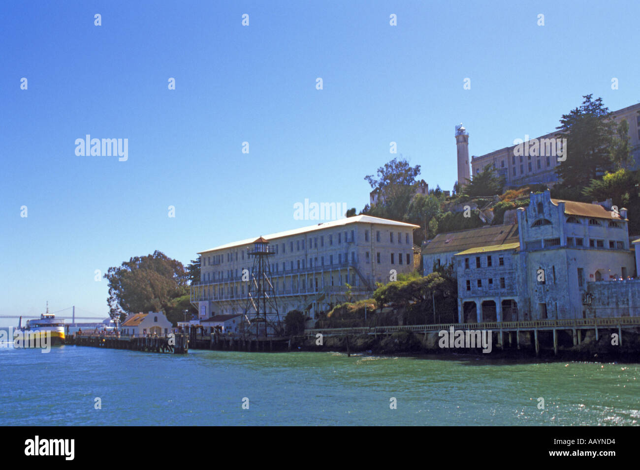 USA California San Francisco Isola di Alcatraz dalla baia JMH0786 Foto Stock