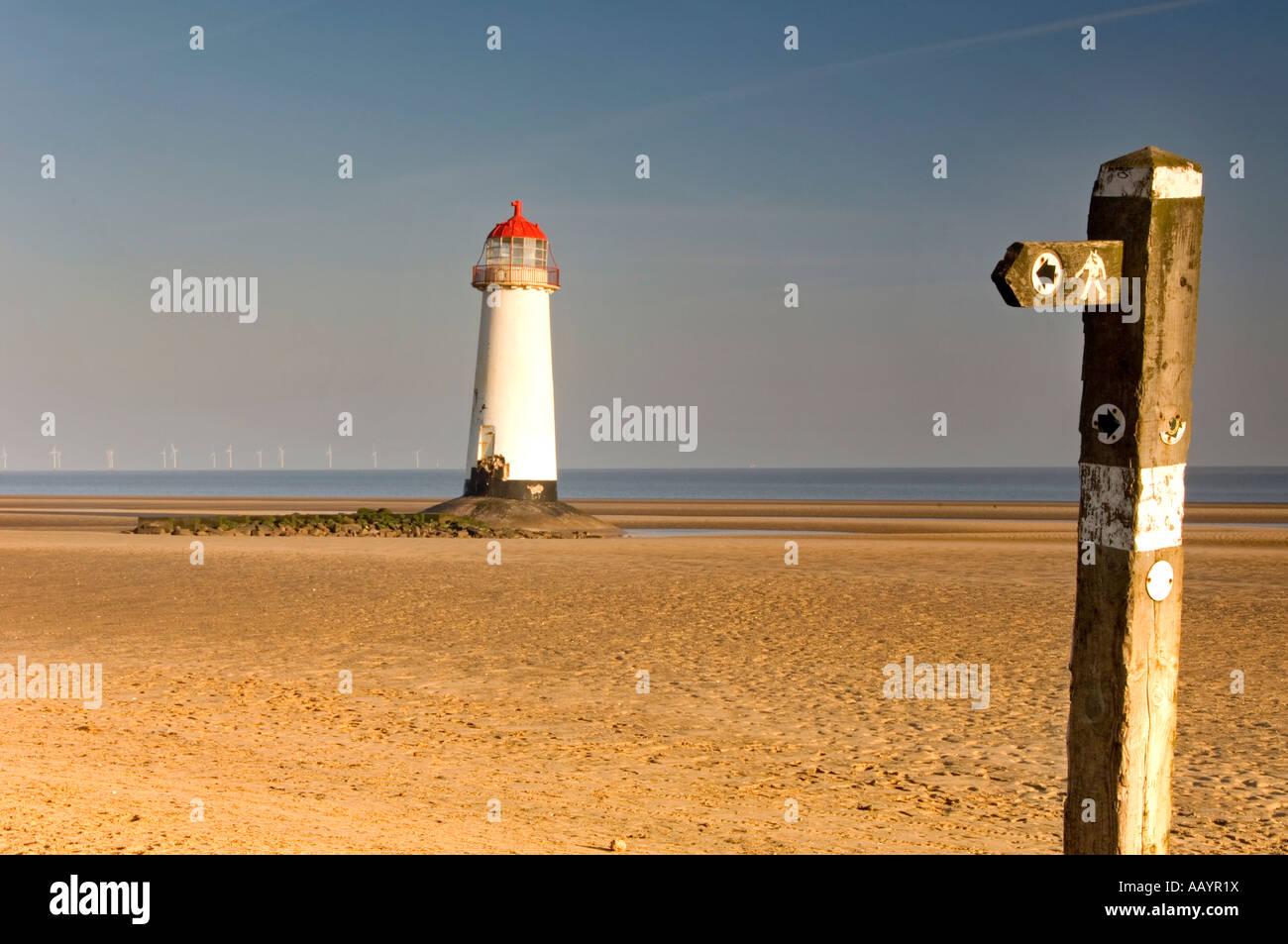 Talacre Lighthouse, Punto di Ayr, Flintshire, Galles del Nord, Regno Unito Foto Stock