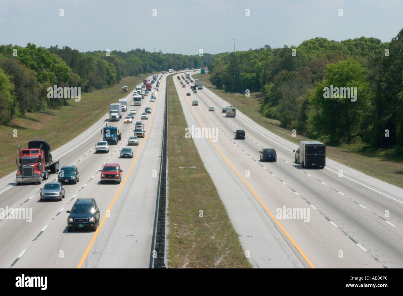Traffico sull'interstate I75 vicino a Ocala, Florida, Stati Uniti Foto Stock