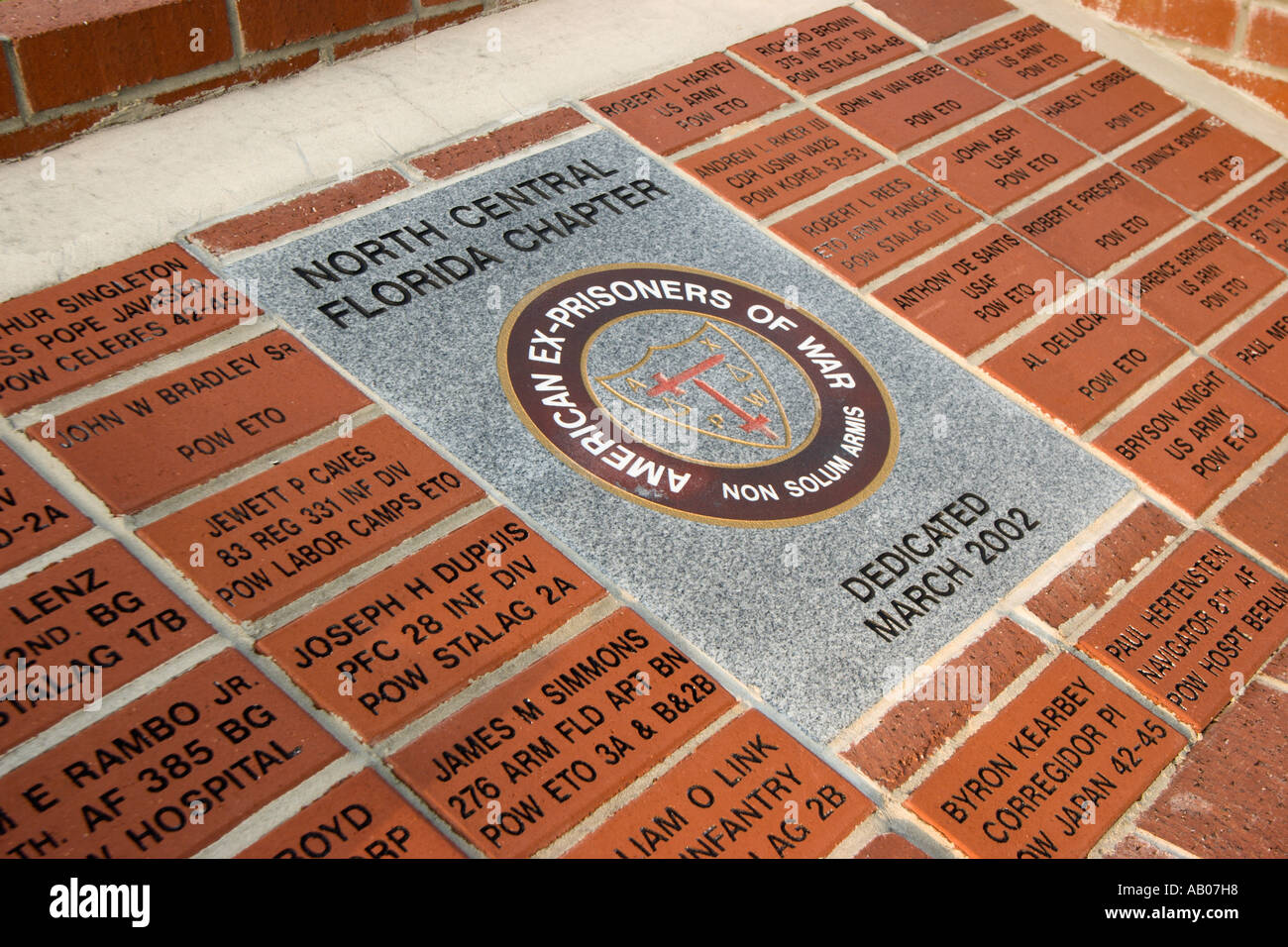 I nomi dei soldati dispersi, uccisi o detenuti sono onorati al Marion County Veteran's War Memorial di Ocala, Florida, USA Foto Stock