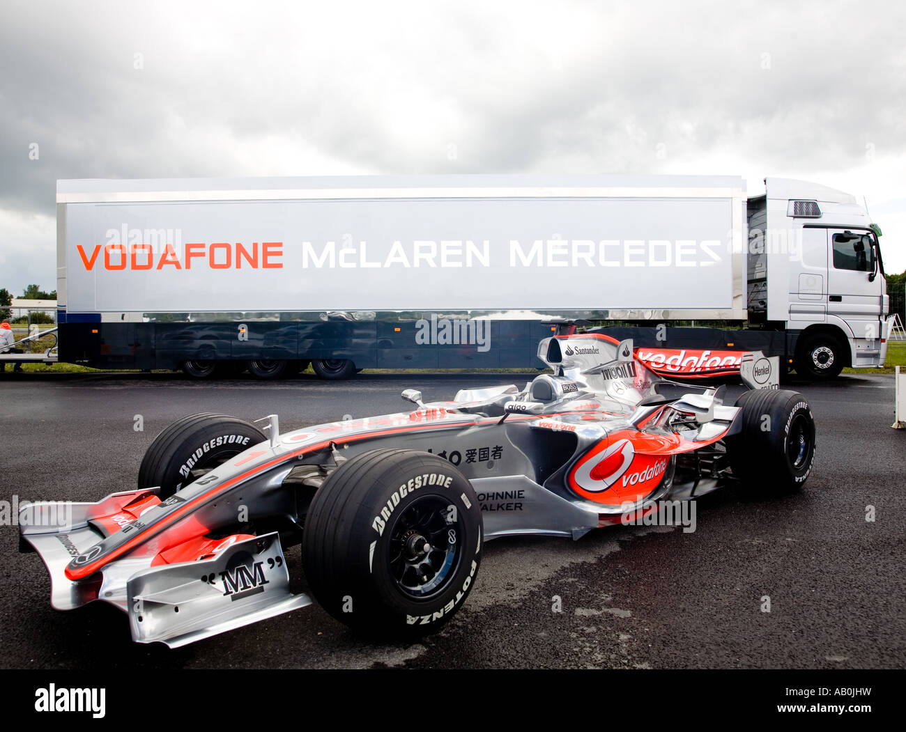 Il 2007 McLaren Mercedes auto di Formula Uno al centenario Brooklands Foto Stock