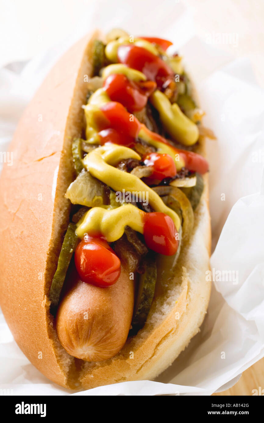 Hot Dog con ketchup e senape FoodCollection Foto Stock