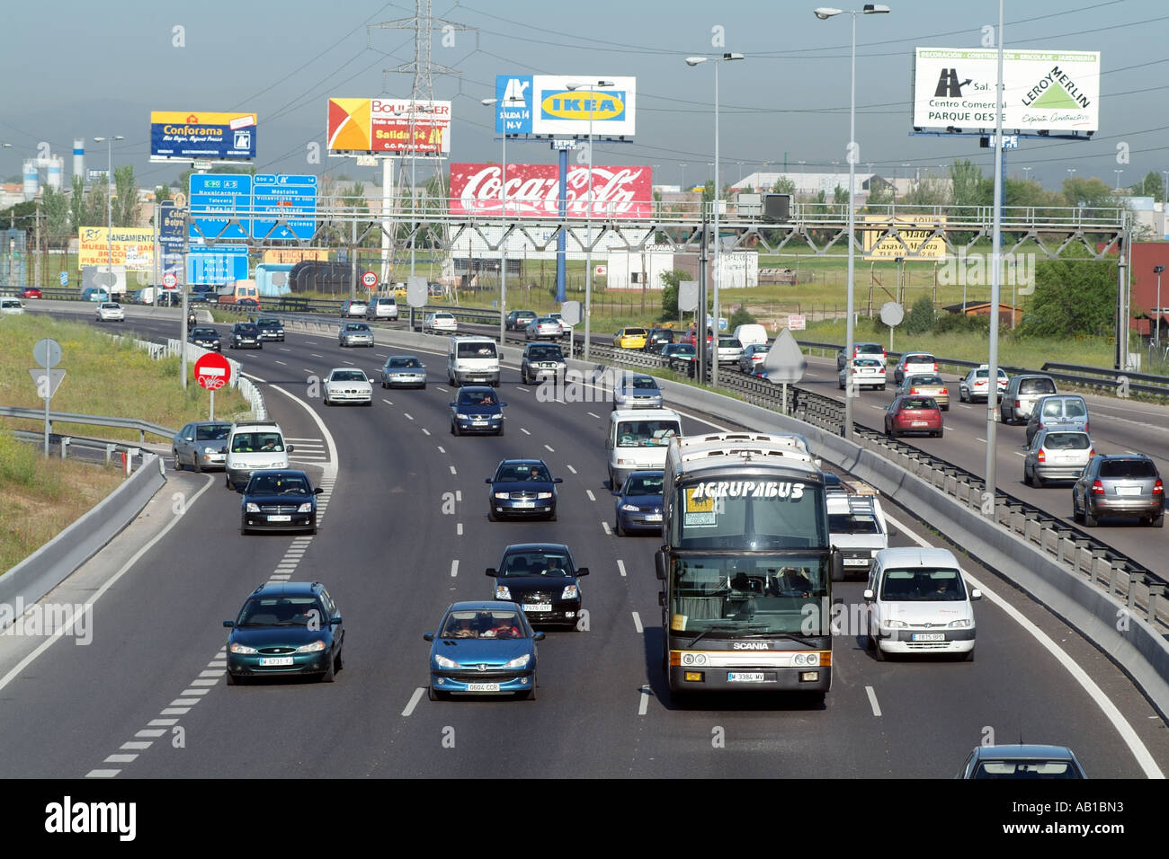 Madrid Spagna Europa UE. Autostrada A Alcorcona un sobborgo di Madrid. Un  anello stradale che circonda la città Foto stock - Alamy