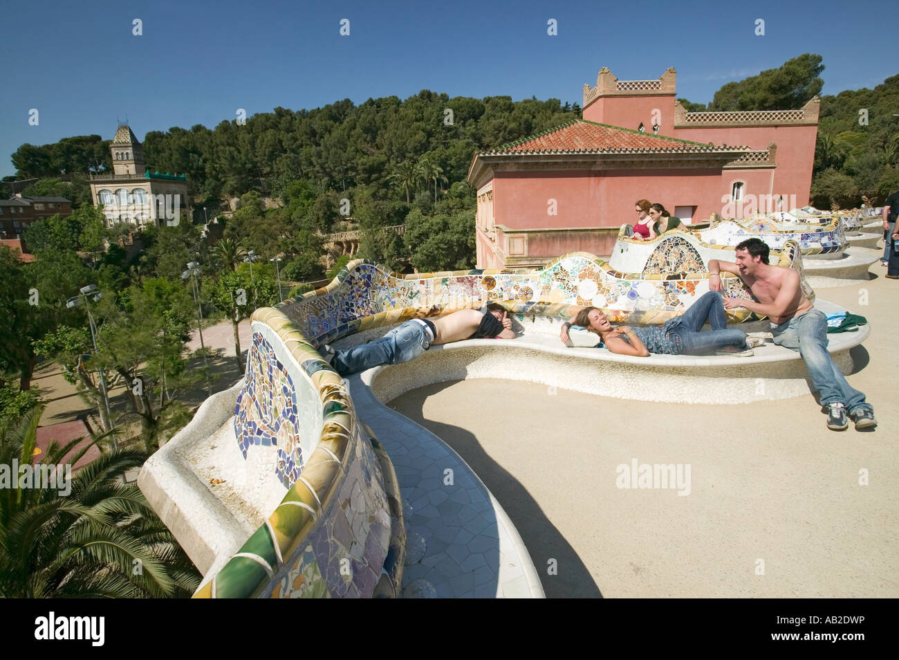 Case magiche di Antoni Gaudi s Parc Guell Barcellona Spagna Foto Stock Case magiche di Antoni Gaudi s Parc Guell Barcellona Spagna Foto Stock