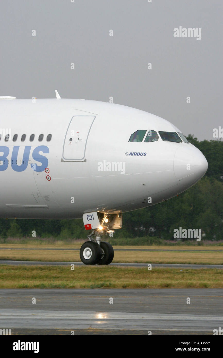 Close-up di commerciali di passeggeri aerei Airbus A340-600 Foto Stock