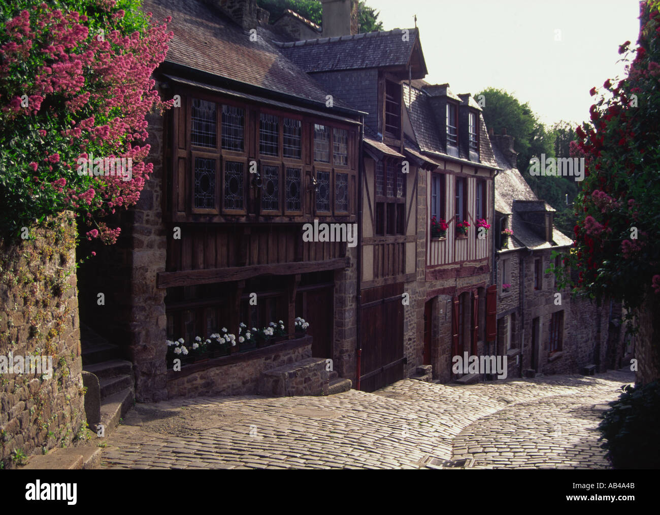 Rue Jerzual Dinan Cotes d Armor Bretagna Francia Foto Stock