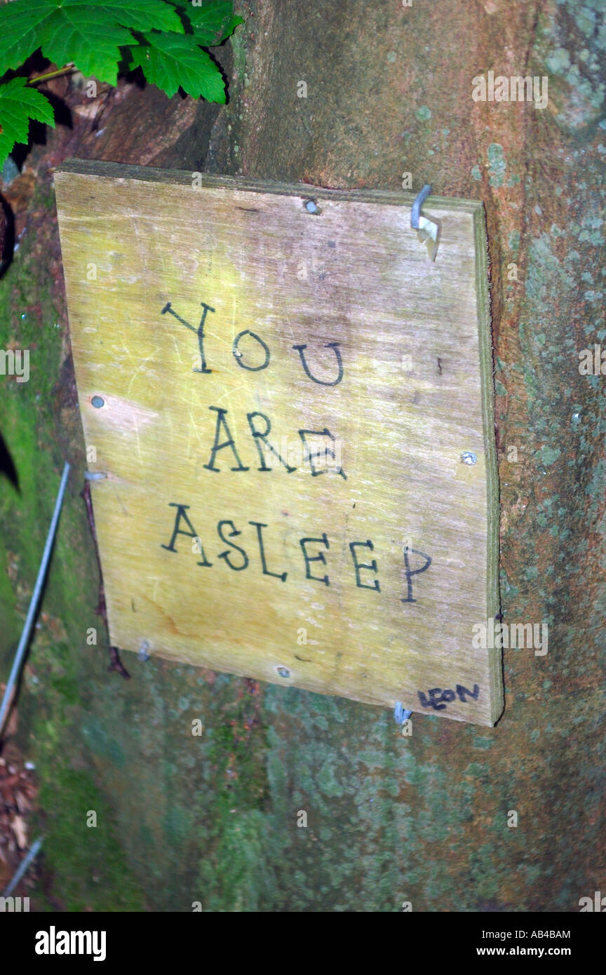 Sei addormentato segno, Undercliff, nr St Lawrence, Isola di Wight, Inghilterra, Regno Unito, GB. Foto Stock
