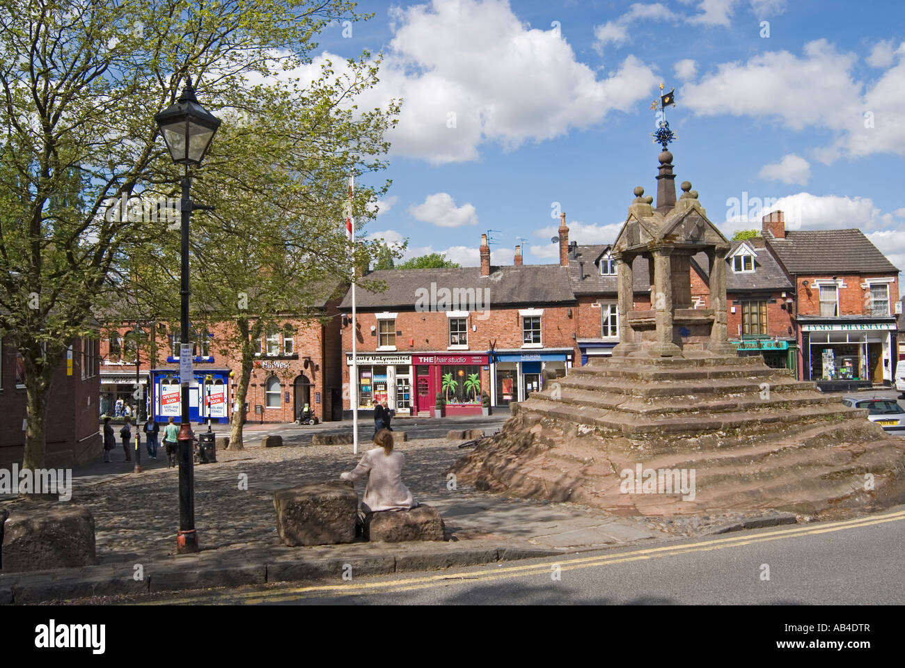 Lymm monumento trasversale nello storico villaggio di Lymm nel Cheshire Foto Stock
