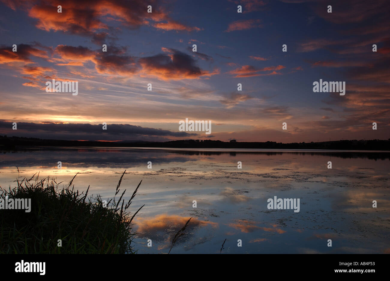 Loch di skene sunset 1 Foto Stock