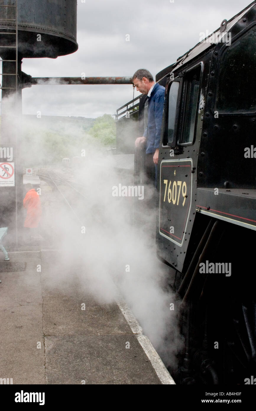 Motore a vapore 76079 alla stazione Grosmont Yorkshire North York Moors Railway Foto Stock
