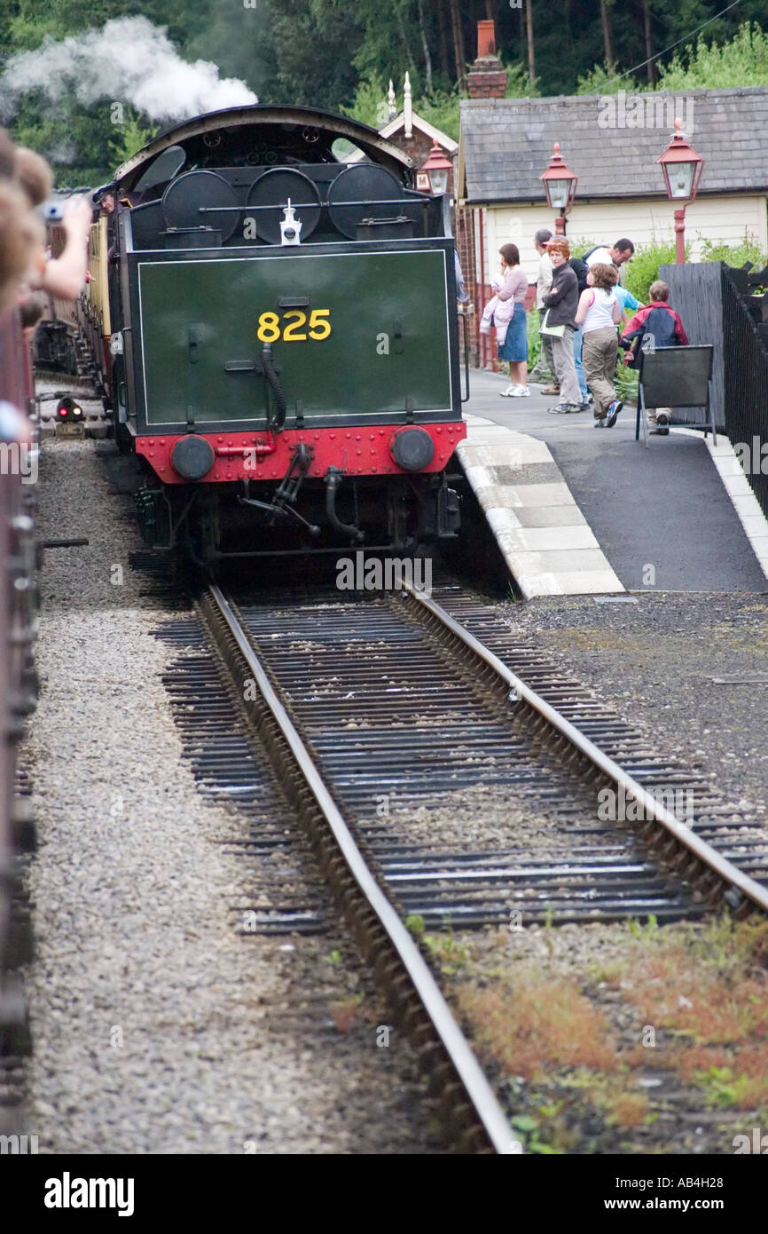 Motore di vapore 825 alla stazione Levisham Yorkshire North York Moors Railway Foto Stock