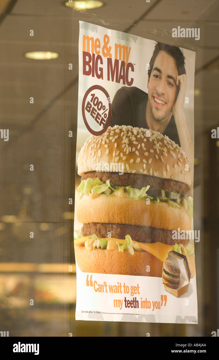 McDonalds poster pubblicitari hamburger Foto stock - Alamy