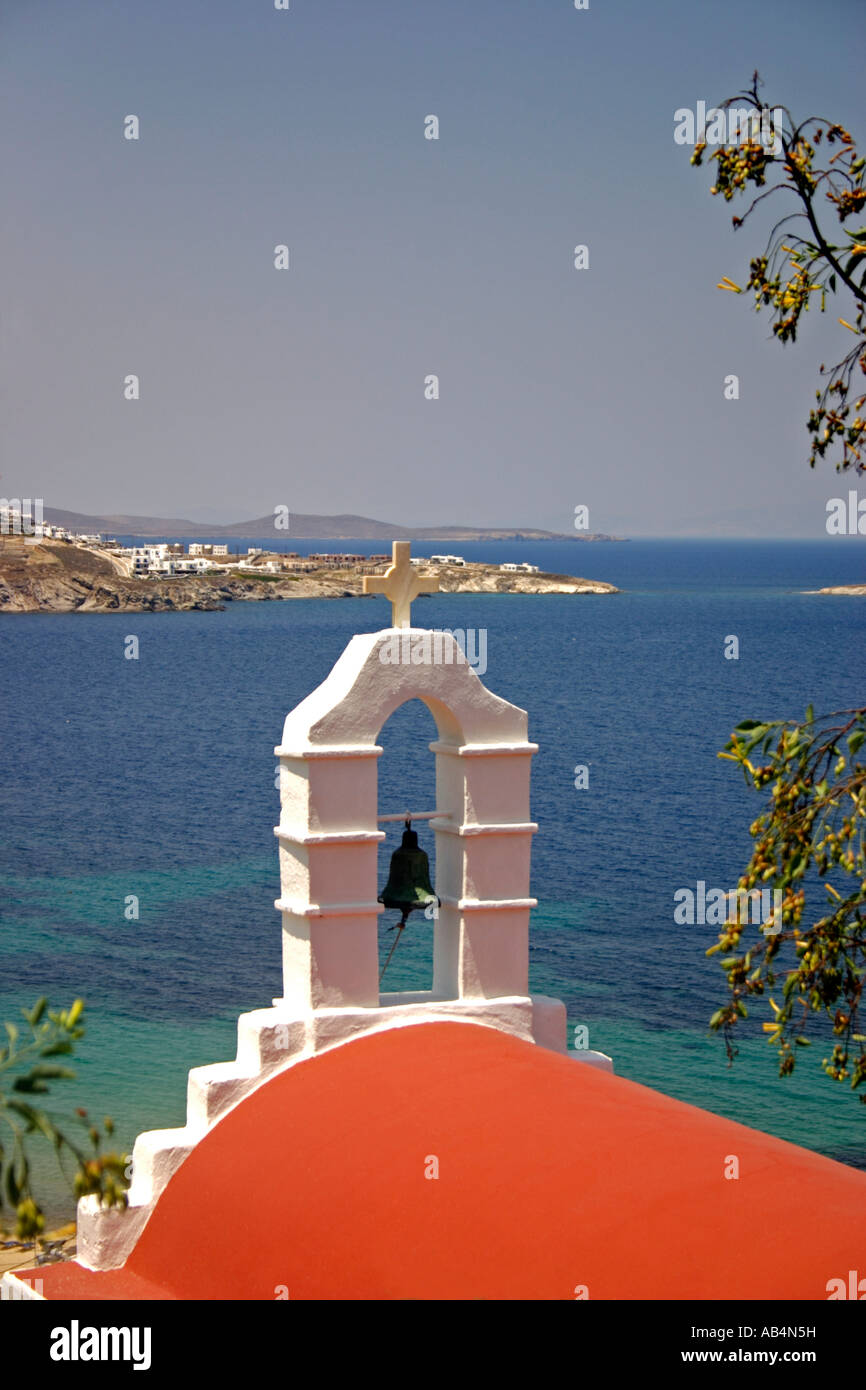 Porto di Mykonos e Chiesa in Grecia Foto Stock
