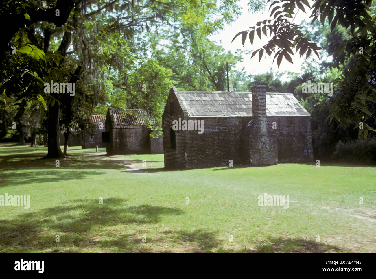 Quarti slave o capanne a Boone Hall Plantation vicino a Charleston South Carolina SC Foto Stock