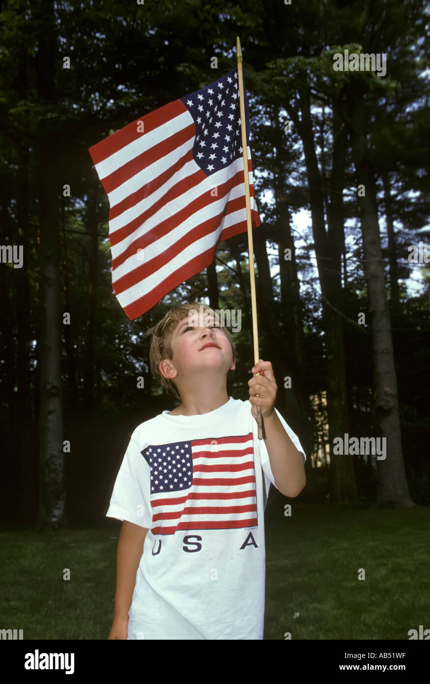 7 anno vecchio italiano ragazzo americano celebra il 4 luglio la quarta vacanza Foto Stock