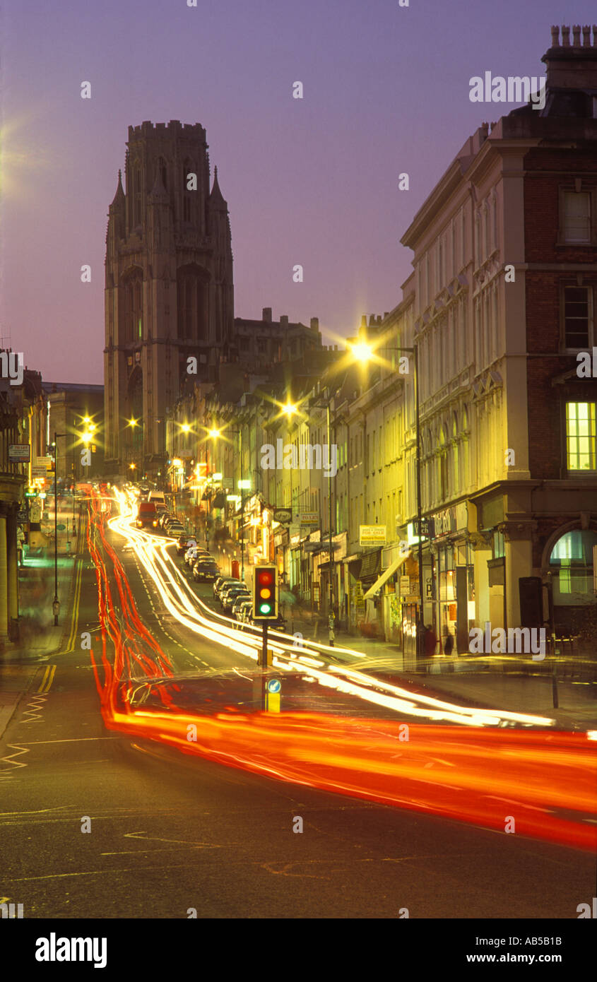 Park Street e University Tower Bristol England Regno Unito Foto Stock