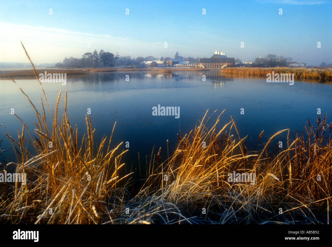 Snape Maltings Concert Hall in inverno Suffolk REGNO UNITO Foto Stock